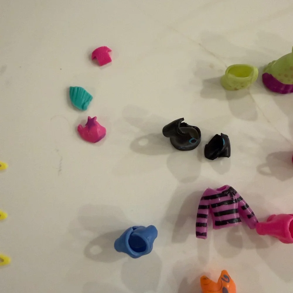 Polly Pocket Doll Accessory Lot 100+ Pieces Mattel Clothes Shoes Pets Furniture‎